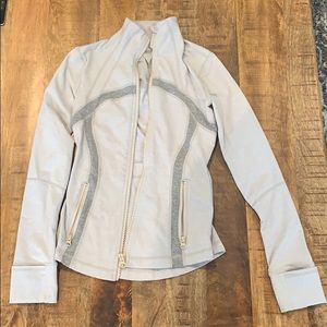 Lulu gray jacket size 4 “Define”